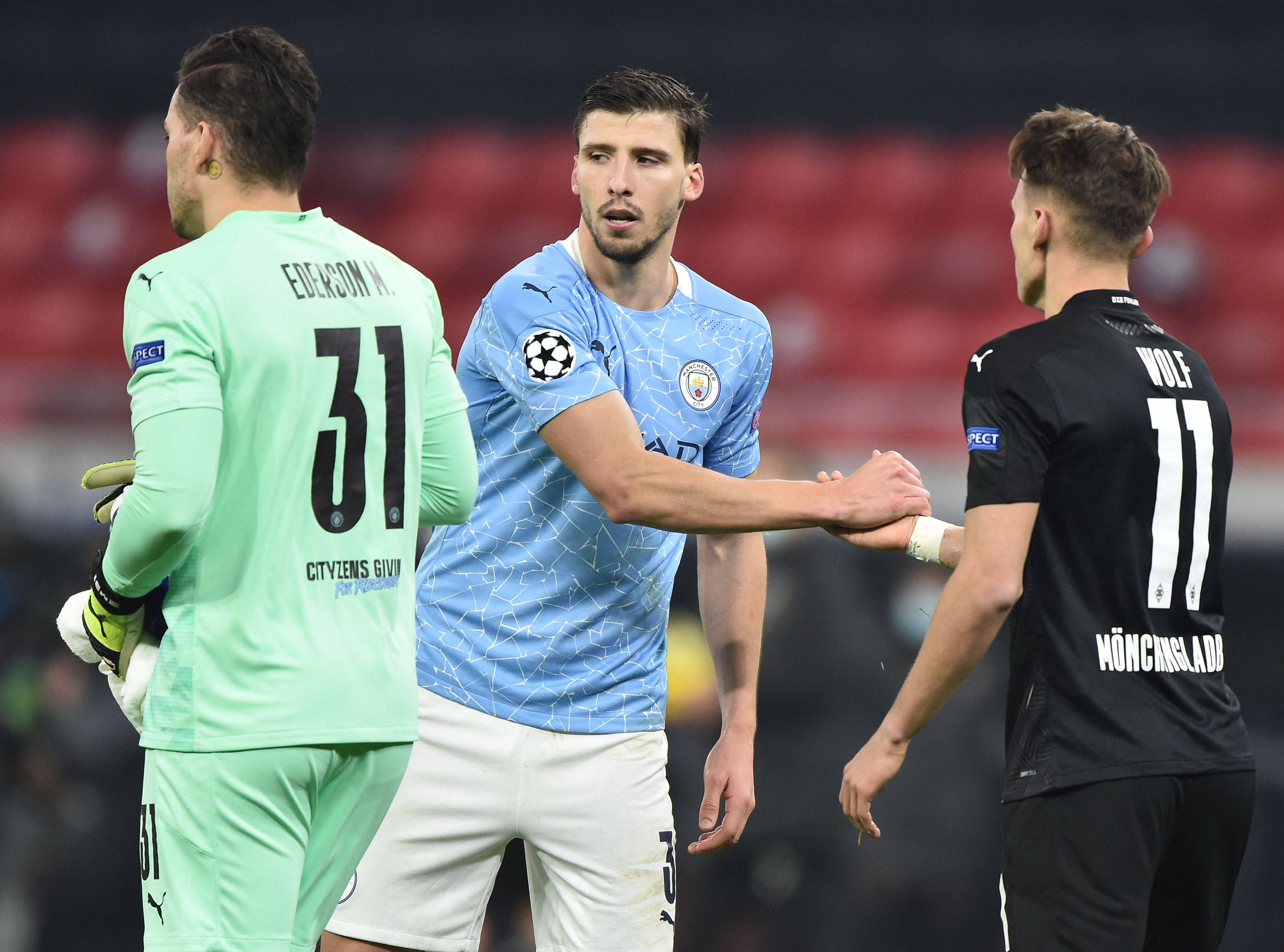 深圳男篮回应争议备战德甲葡萄牙体育围绕社区盾完成体检，网友：风云突变门兴格拉德巴赫冲刺阶段外线爆发(门兴格拉德巴赫是哪个城市)