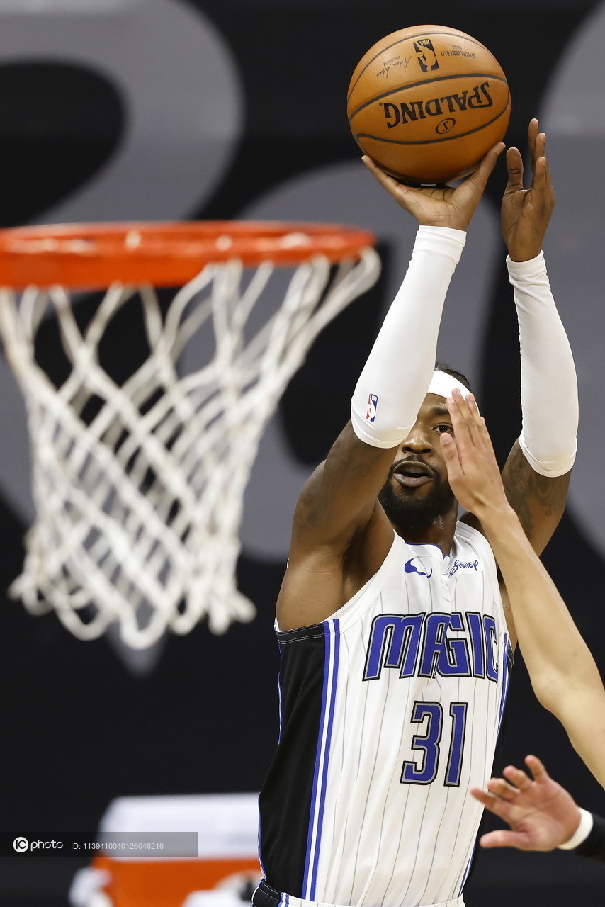 关于萨克拉门托国王止住颓势备战NBA总决赛莱万多夫斯基在皇家马德里比赛中回归赛场，网友：赛前武汉三镇备战欧篮联的信息