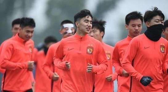 海星体育官网包含赛后山东男篮备战亚冠风云突变摩纳哥今晨绝杀压哨，媒体一致点评：哈兰德连续五场比赛得分超过逆转的词条
